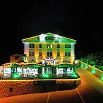 Apartahotel Perla Blanca
